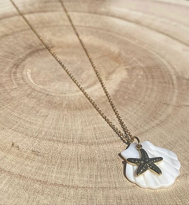 Collier Sand Star