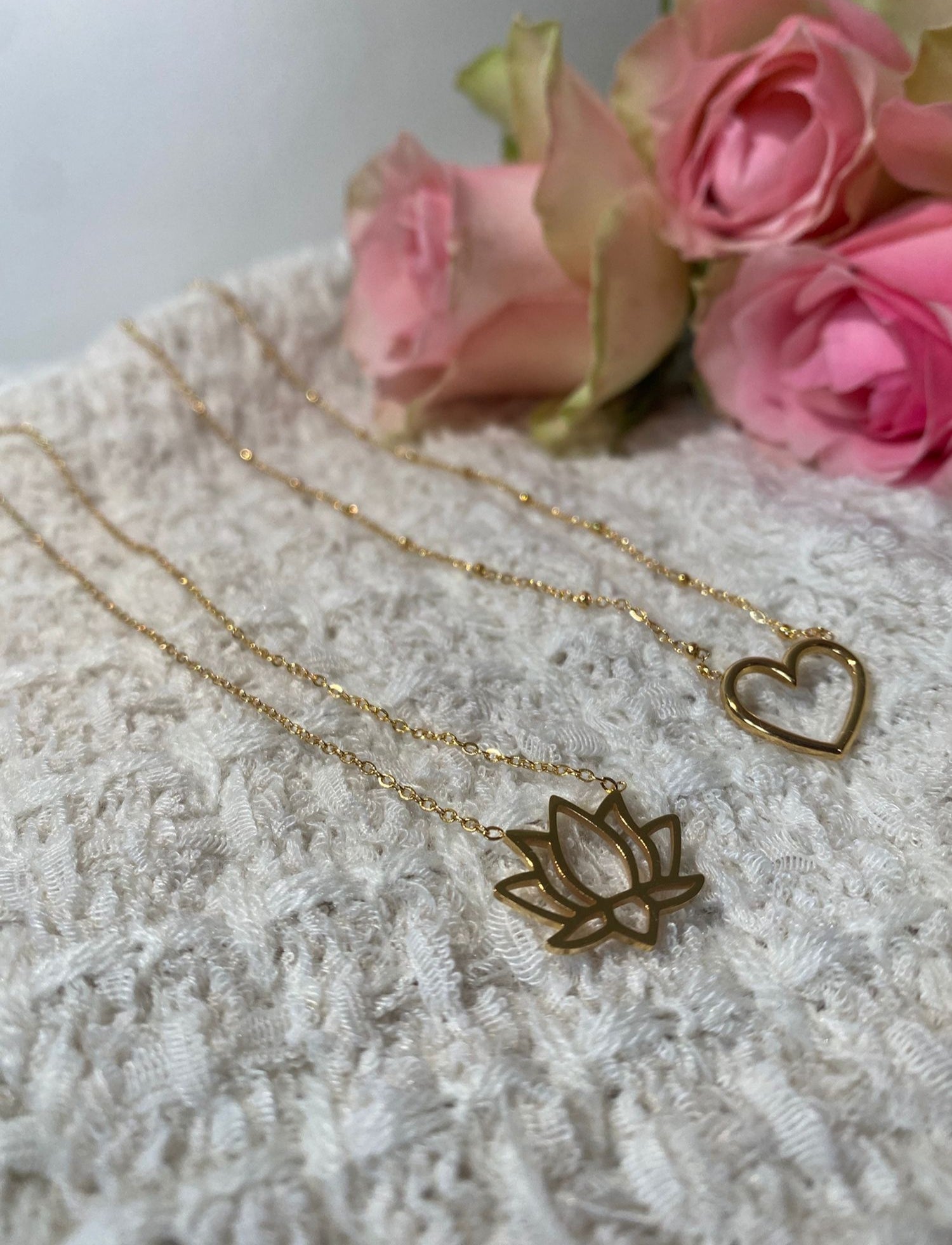 Collier lotus gold