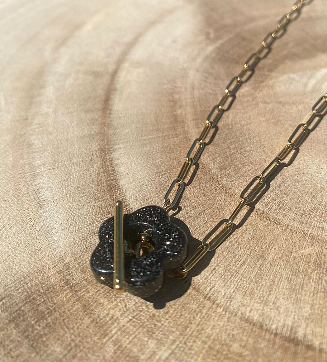 Collier pétale d'ombre