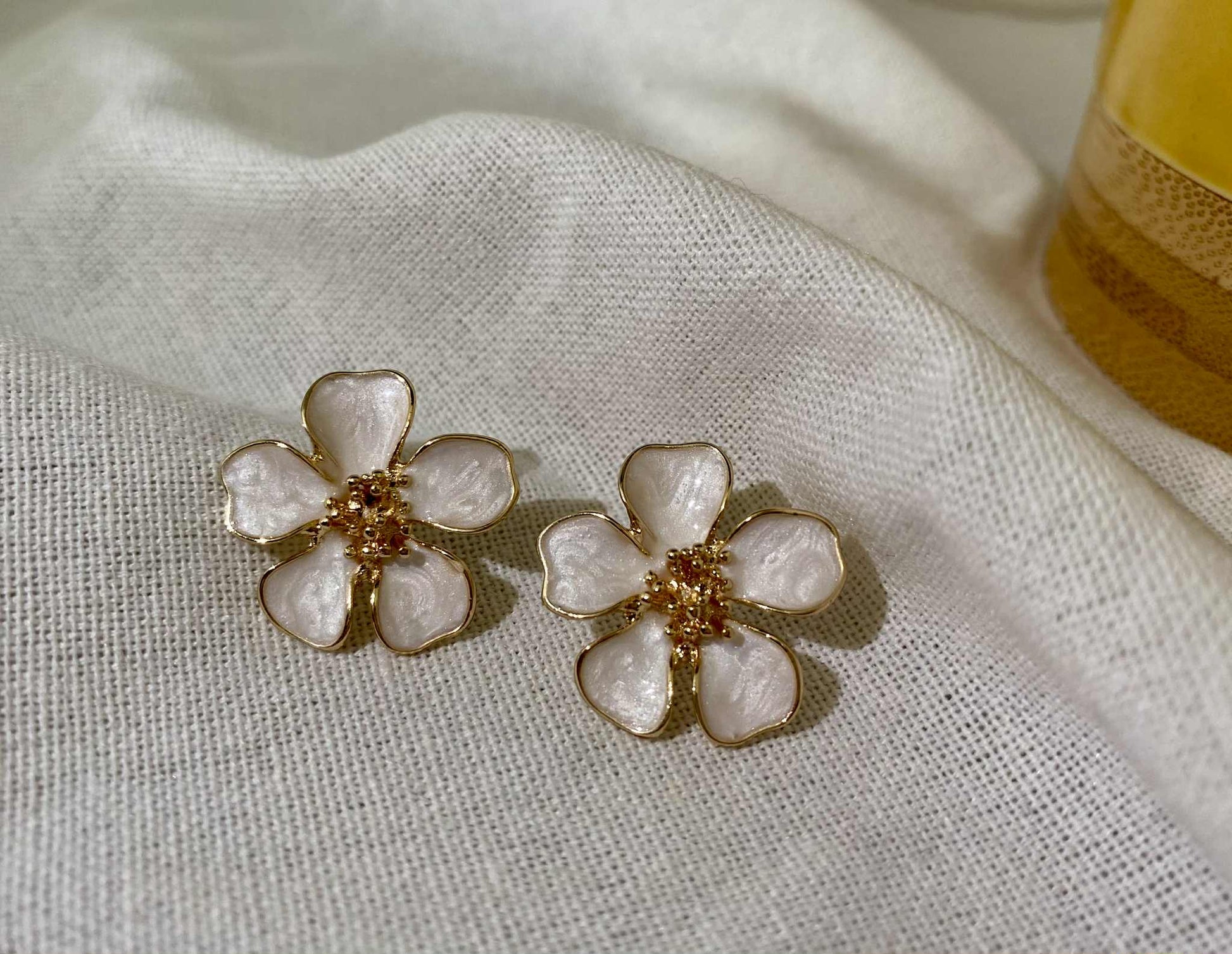 Boucles d'oreilles aurore nacrée