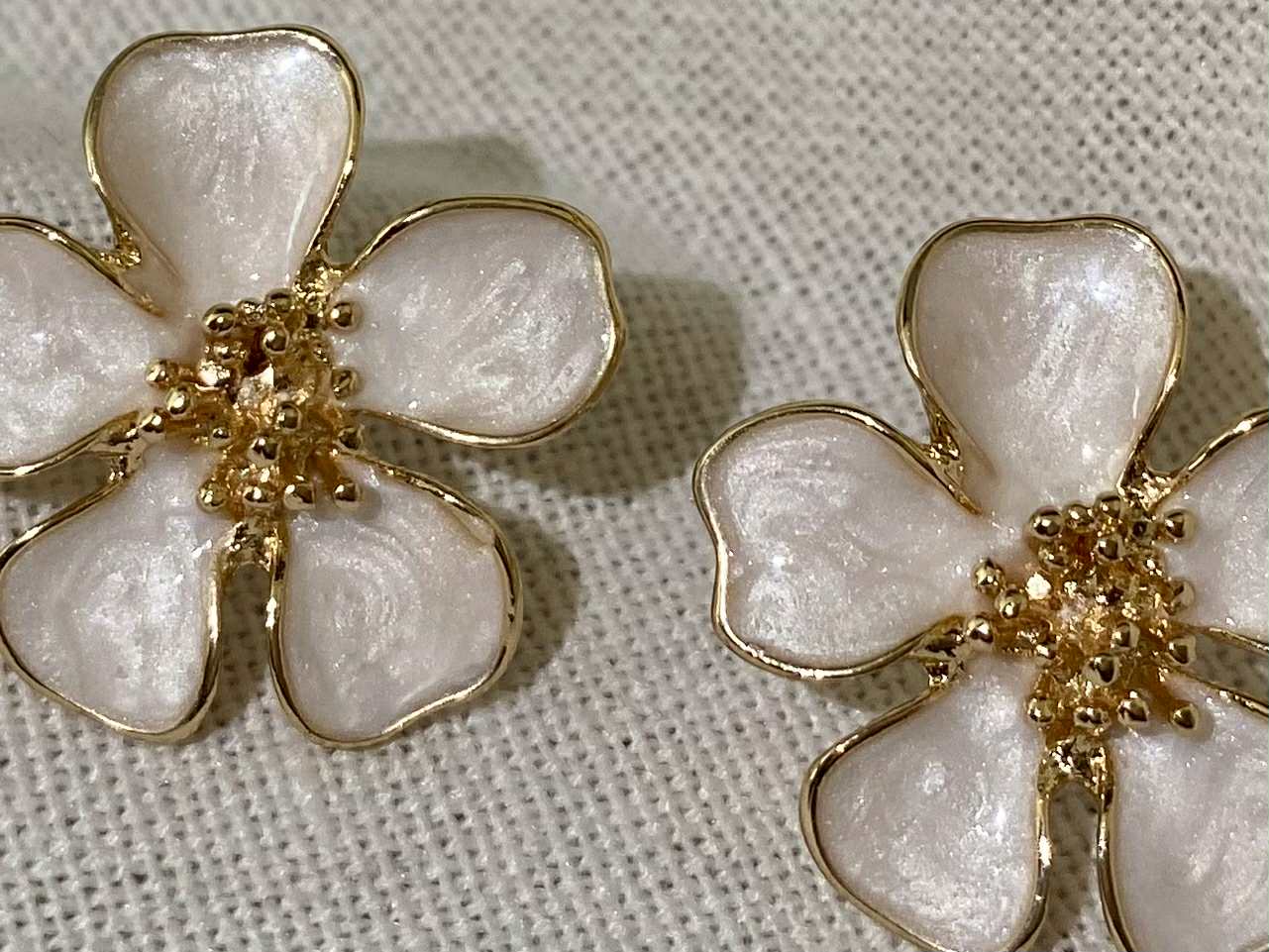 Boucles d'oreilles aurore nacrée
